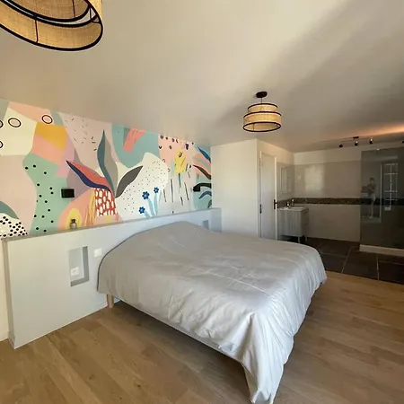 Spacieuse A Avec Piscine Privee Βίλα